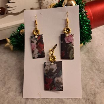 Boucles d'oreilles pendante avec pendentif assortie