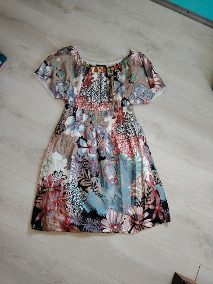 Robe femme manches courtes. Taille 38