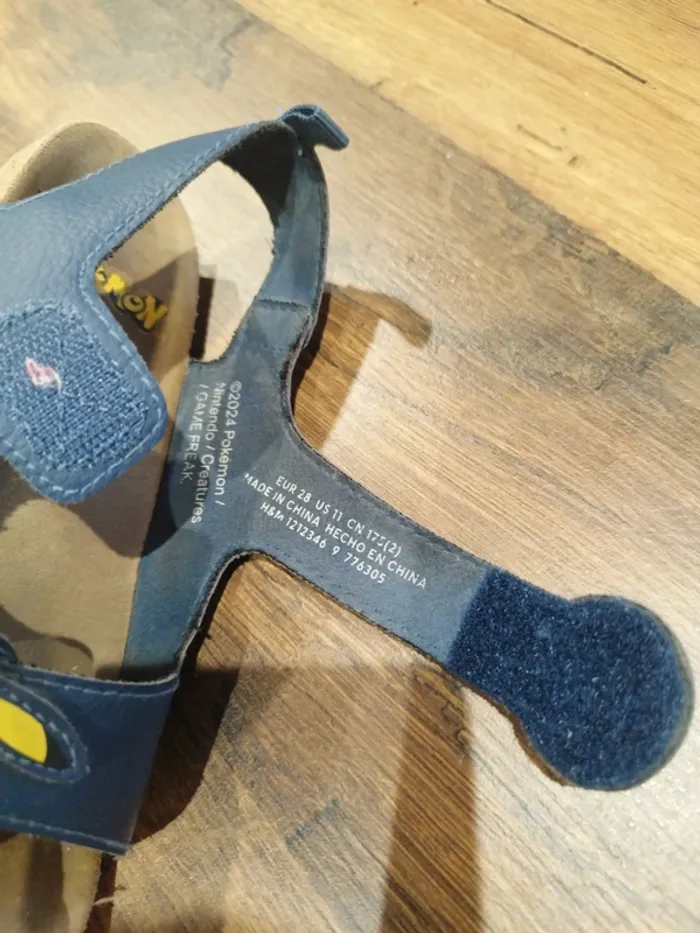 Sandales "Pokemon" H&M - Taille 28 - photo numéro 9