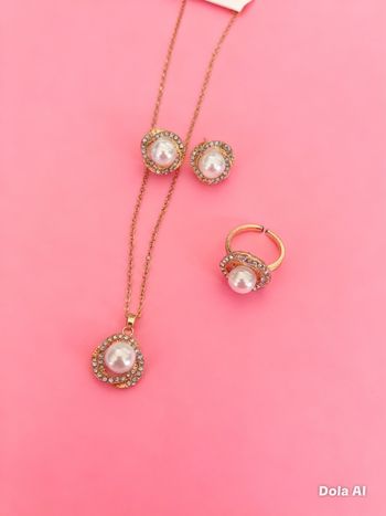 Parure collier boucle d’oreille bague