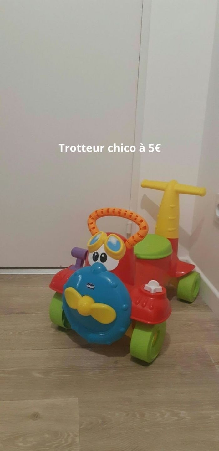 Je vends des vêtements filles et des jouets. - photo numéro 2