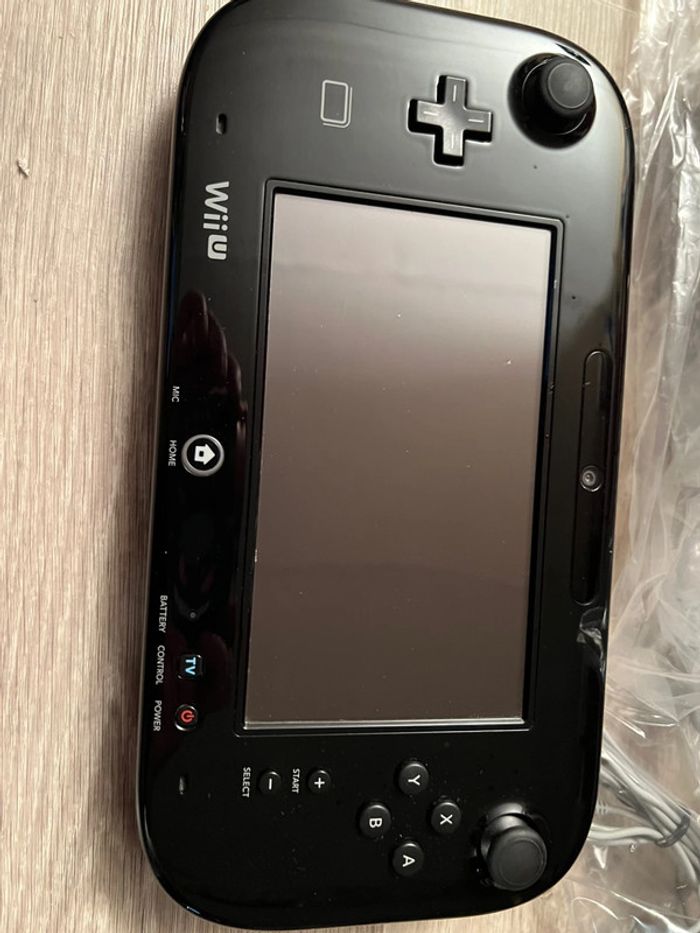 Console Wii U pack collector Zombi U en boite excellent état - photo numéro 10