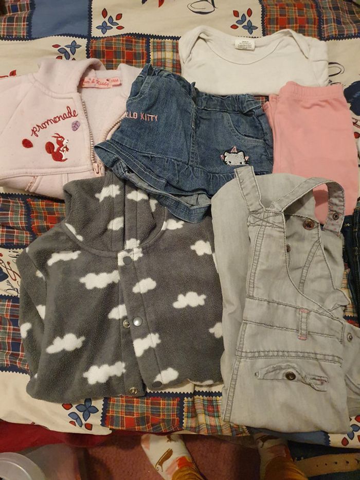 🌸Lots 8 vêtements filles taille 18 mois - photo numéro 2