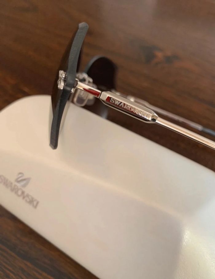 Lunettes de soleil Swarovski - photo numéro 3