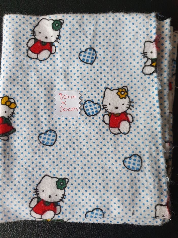 Tissu polaire hello kitty 80x30cm