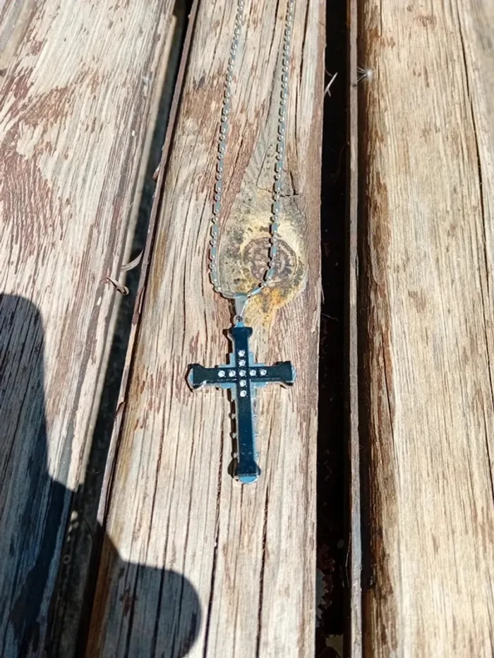 Croix gothique + chaîne 60 cm - photo numéro 2