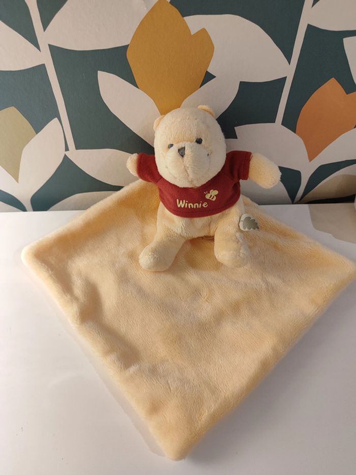Doudou plat Winnie l'ourson Disney baby