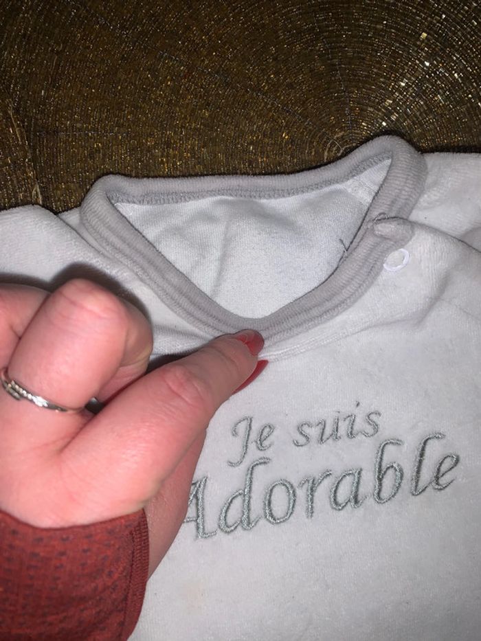 Deux pyjamas 1 mois excellent état - photo numéro 4