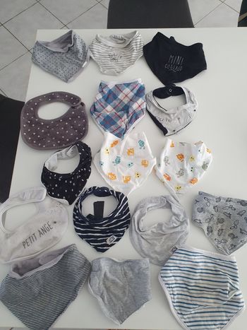 Lot bavoirs bébé