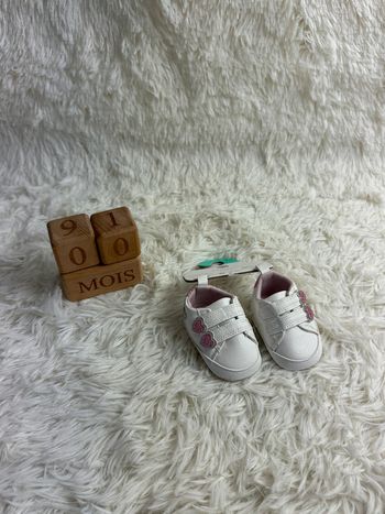 Paire de chaussures bébé primark taille 0-3 mois