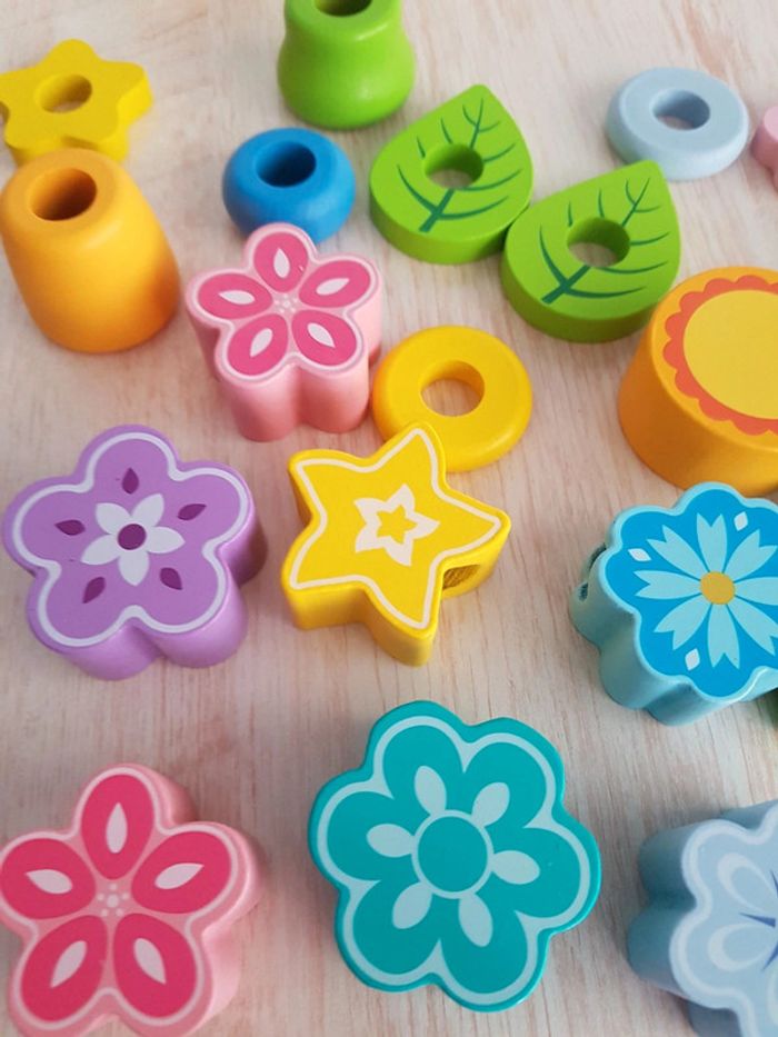 Jeu en bois pré printanier en fleurs - photo numéro 9