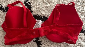 Soutien gorge rouge 85d