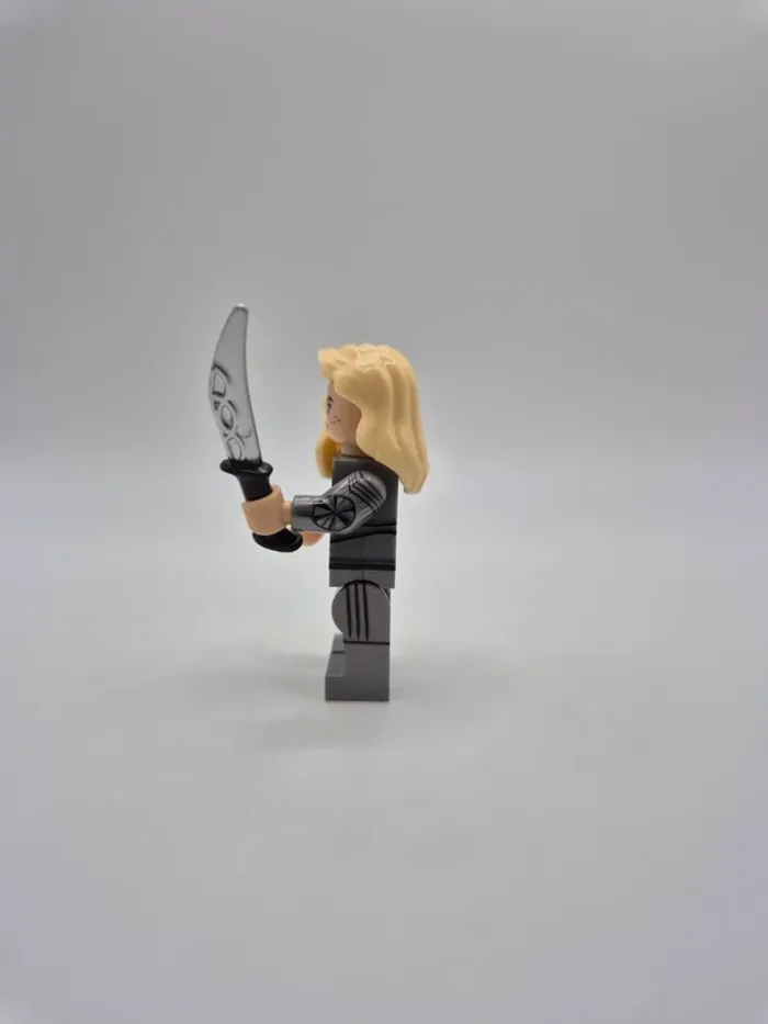 Figurine type lego Elfe Galadriel seigneur des anneaux / hobbit - photo numéro 2