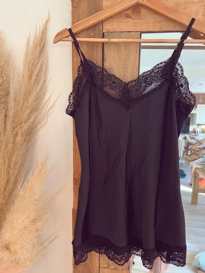 Débardeur femme noir satiné avec dentelle neuf