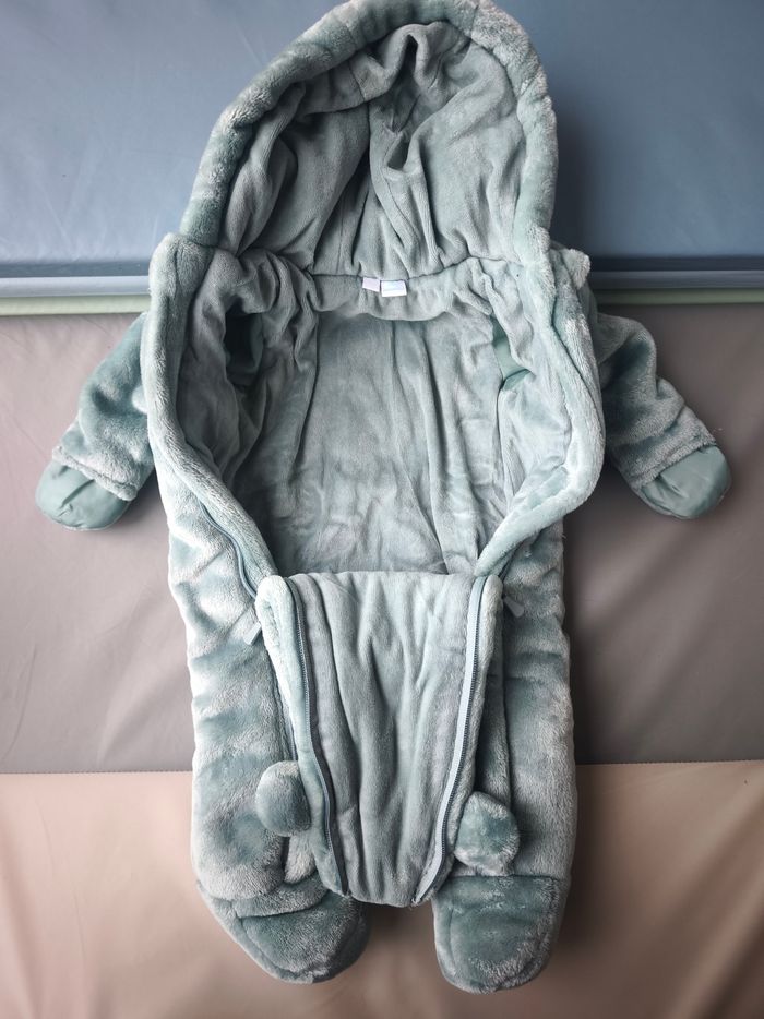 Combinaison Disney 60cm - photo numéro 4