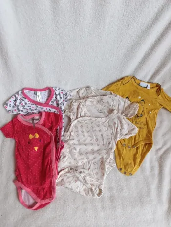 Lot de 5 bodies fille, 3 mois