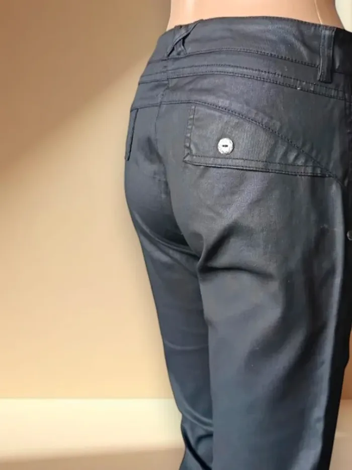 Jean Voodoo premium ,coupe droite ,taille basse , extensible - photo numéro 7