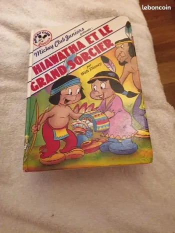 Livre Mickey Club Juniors Hiawatha Walt Disney