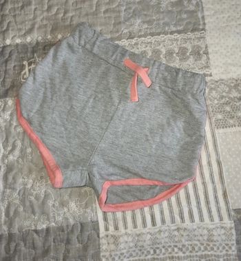 Short gris ninety eight 4 ans