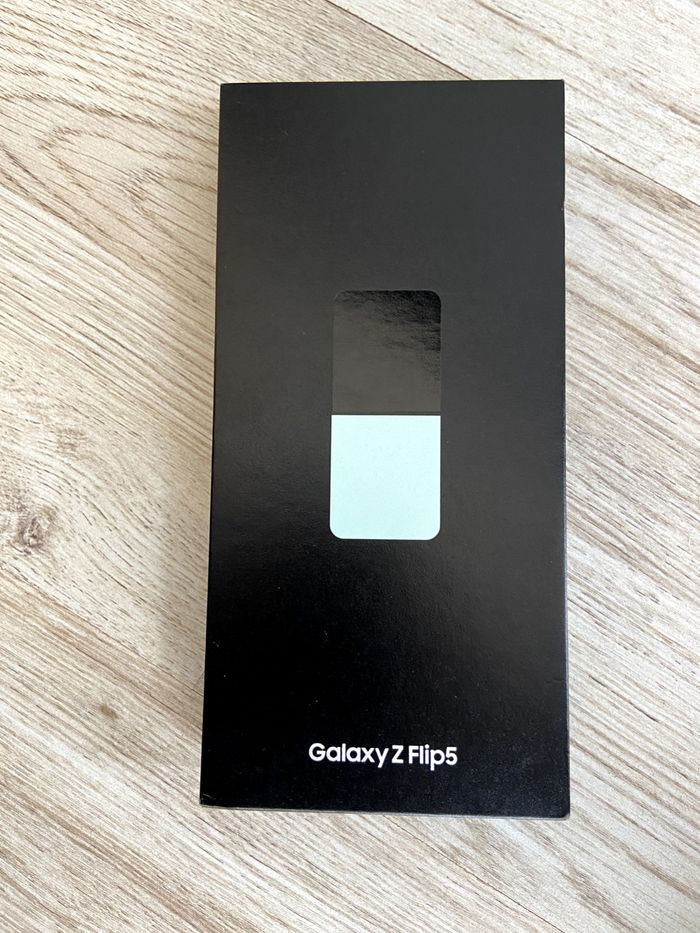 Samsung Galaxy Z Flip 5 5G - 256Go - 8Go RAM -Neuf NOIR