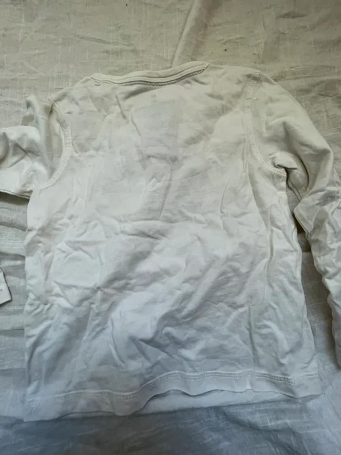 Tee-shirt manches longues Pataugas 5 ans + 3 vêtements offerts ! - photo numéro 5