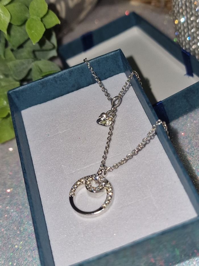 Joli collier Swarovski logo et poinçon - photo numéro 4