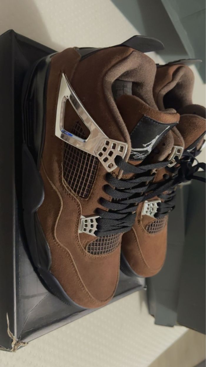 Basket neuve Air Jordan 4 Rétro Metallic  Mocha taille 46 - photo numéro 5