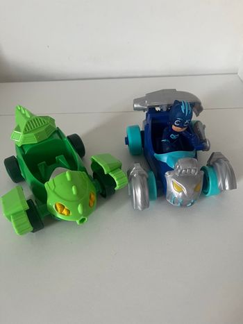 Lot 2 voitures pyjamasque + 1 figurine 