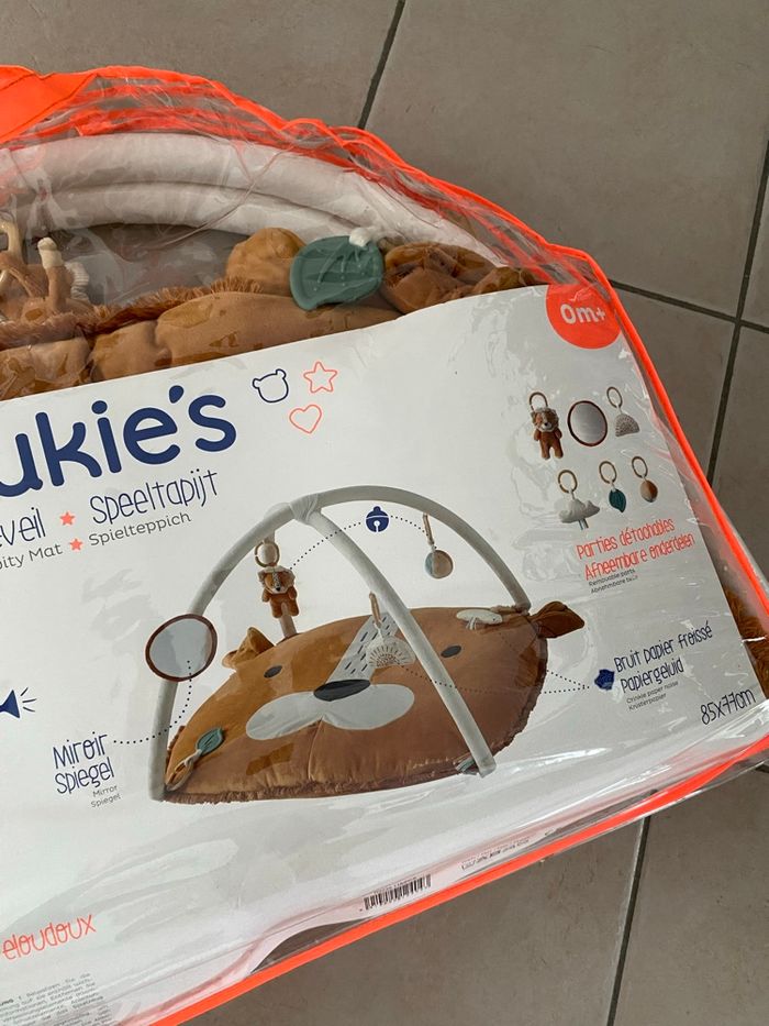 Le tapis d'éveil Babou en Veloudoux caramel noukie ‘ s