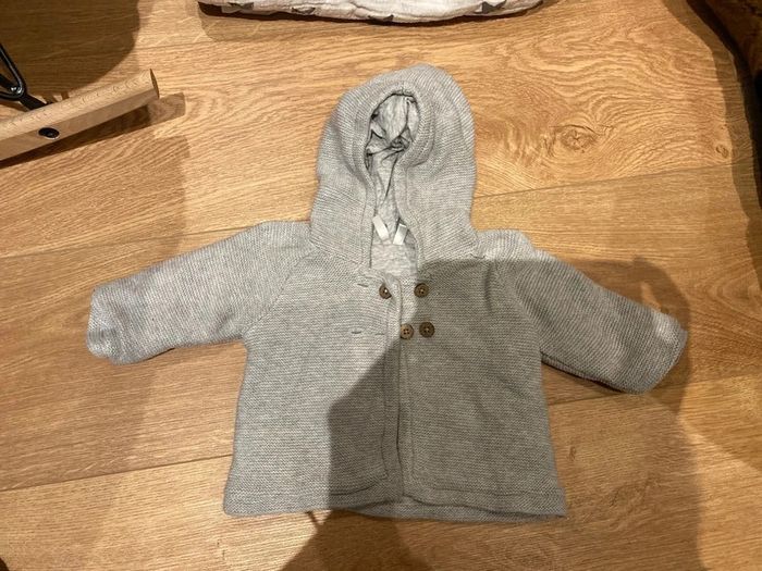 Gilet épais  / veste  1 mois