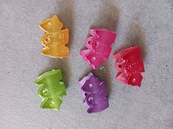 5 pinces colorées en plastique Neuve