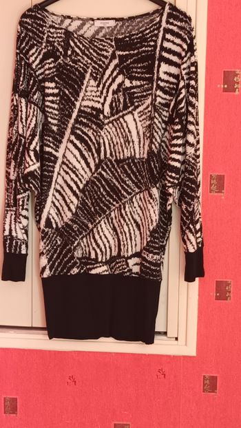 Robe courte avec manche chauve souris