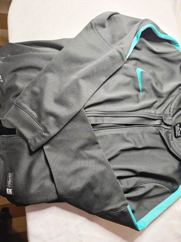 Veste nike - photo numéro 2