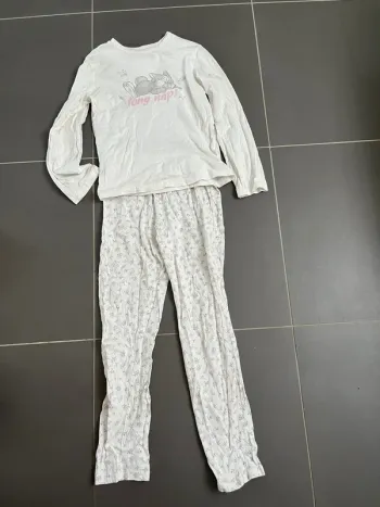 Pyjama Disney panpan 8-9 ans en très bon état
