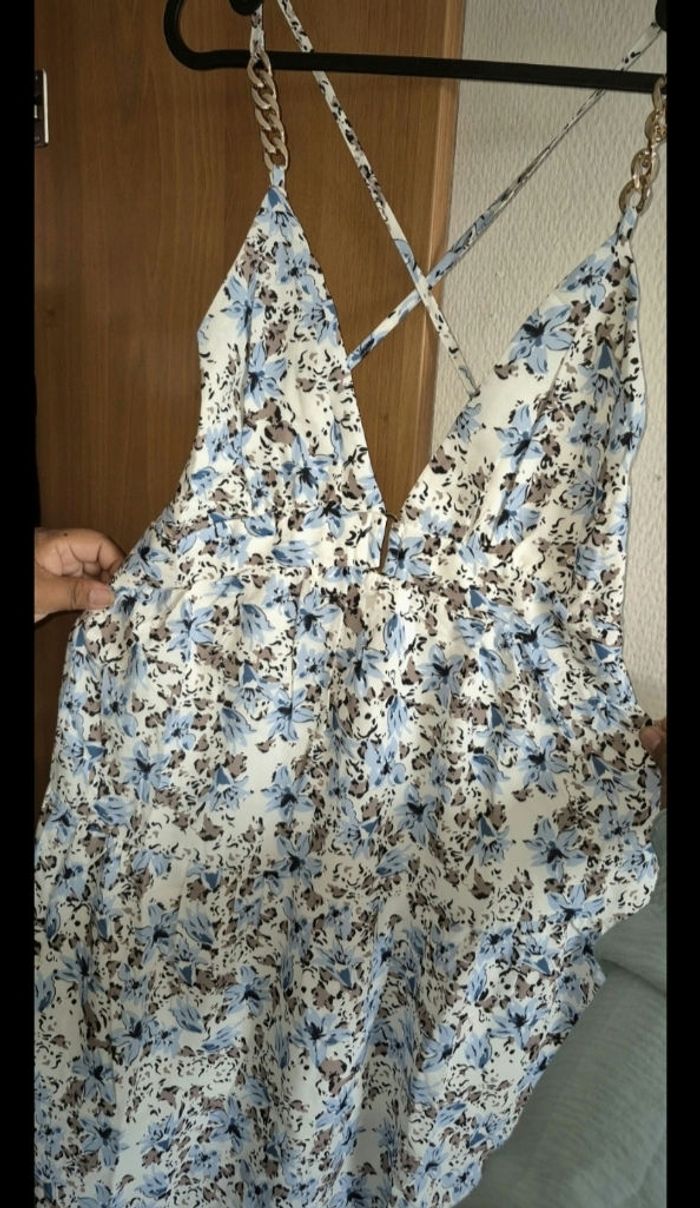 Robe courte décolleté américaine - photo numéro 5