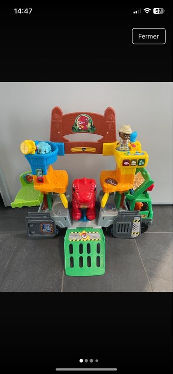 Super camion-parc SOS dino Vtech