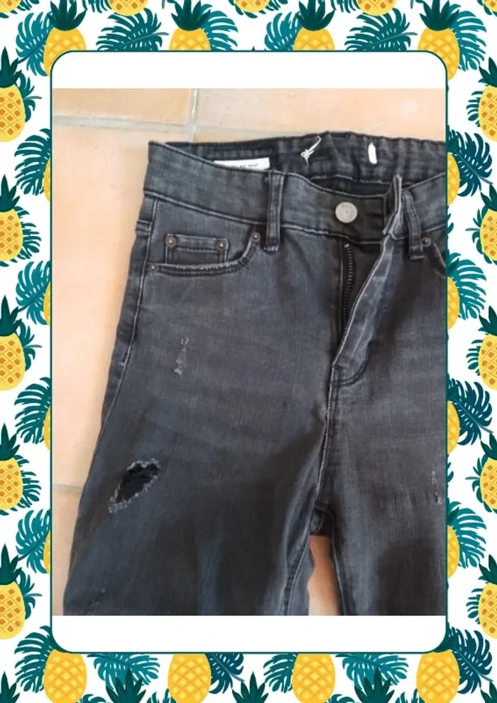 Jean gris noir troué - photo numéro 4