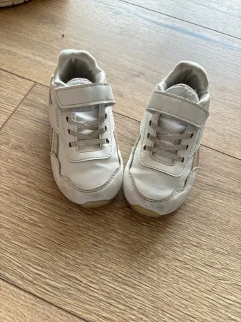 Baskets scratchs enfant