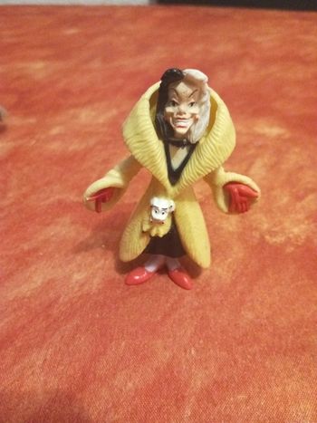 Cruella des 101 dalmatiens Disney