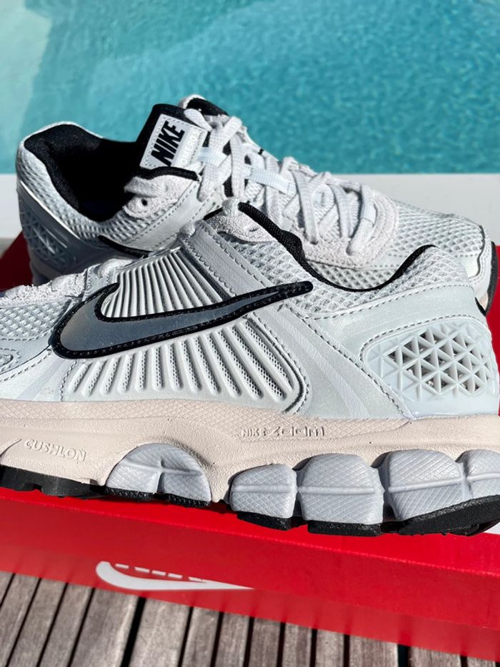 Nike Vomero 5 argenté / gris - photo numéro 4