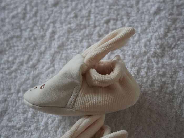 Chaussons écrus daim/velours brodés Kaloo pour bébé Taille : 0/6 mois - photo numéro 3