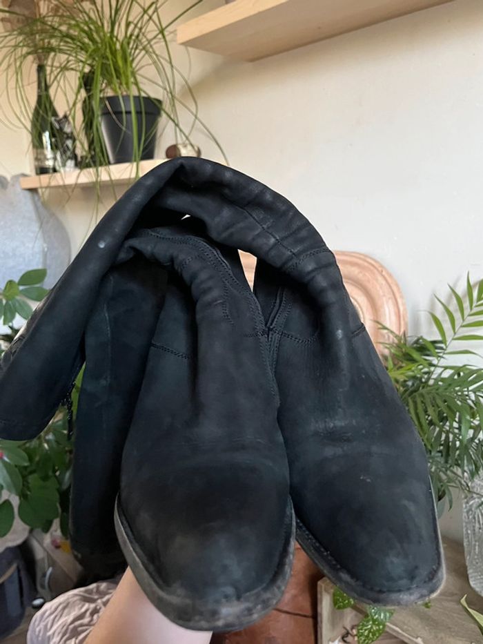 Bottes hautes à talons moulante et souple avec fermeture zip - en cuir noir - photo numéro 11