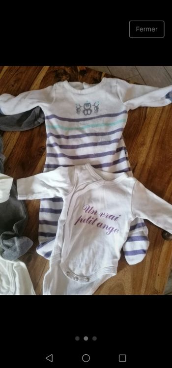 2 pyjamas et 2 bodies