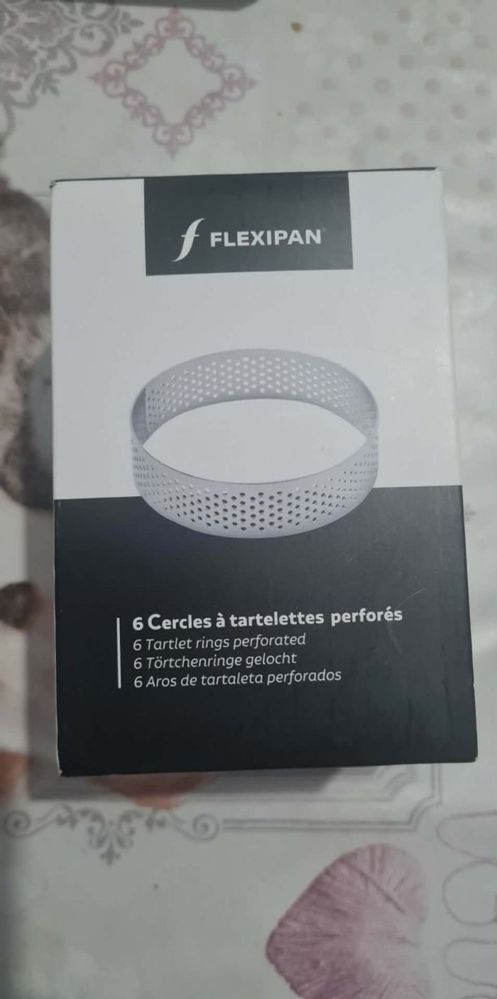 Cercle à tartelette avec bande en silicone