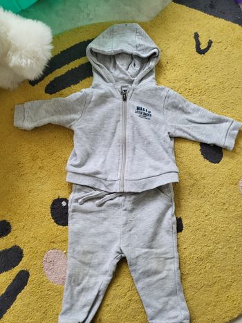 Survêtement kiabi 12 mois