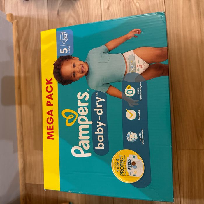 Pampers couché mega pack taille5