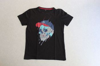 Maillot manches courtes noir avec imprimé "tête de mort"