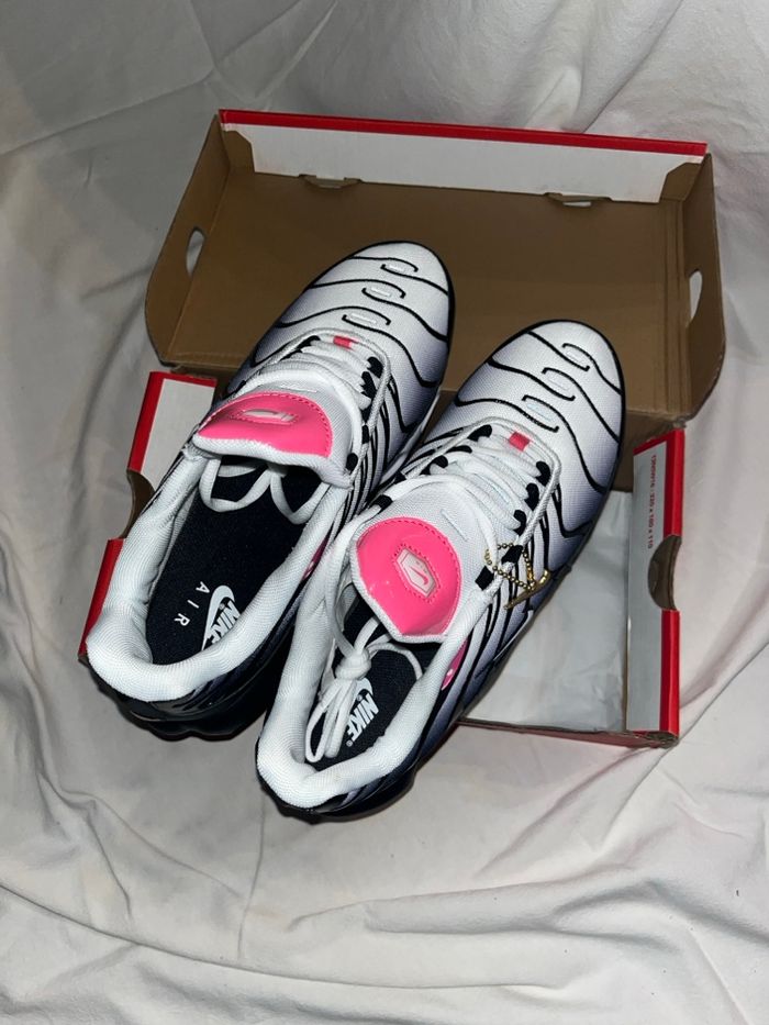 Nike TN blanche, rose et noire - photo numéro 4