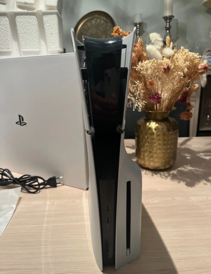PlayStation 5 Slim – Version Disque (1 To) - photo numéro 4