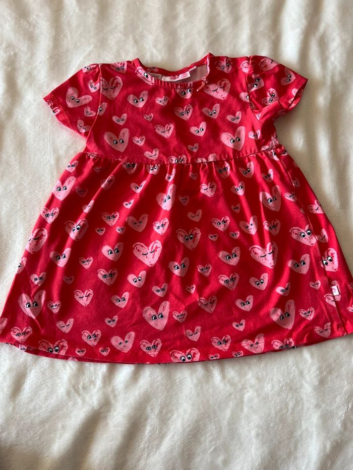 Robe avec cœurs taille 86 cm